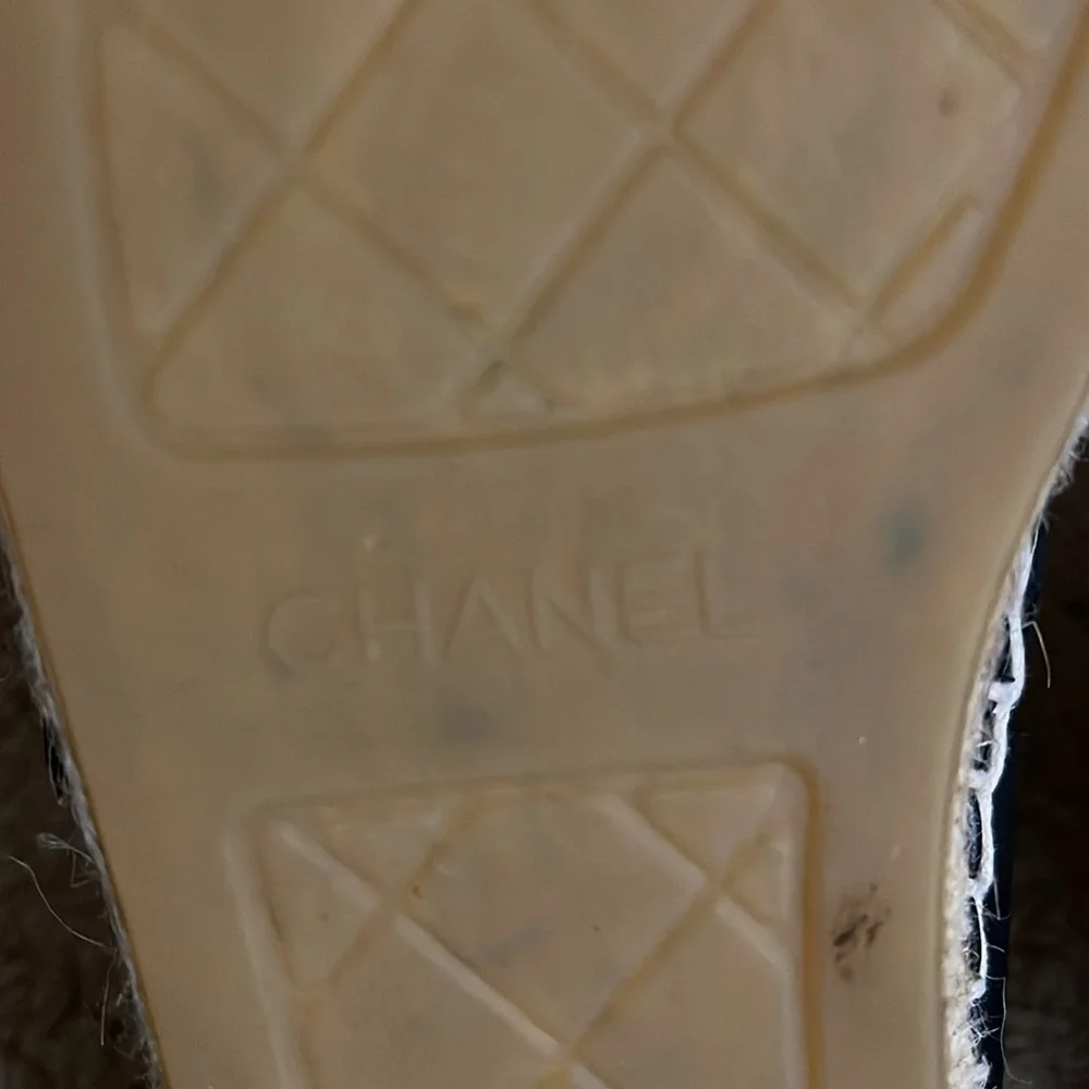 CHANEL Black Espadrilles Like New In Excellent Condition